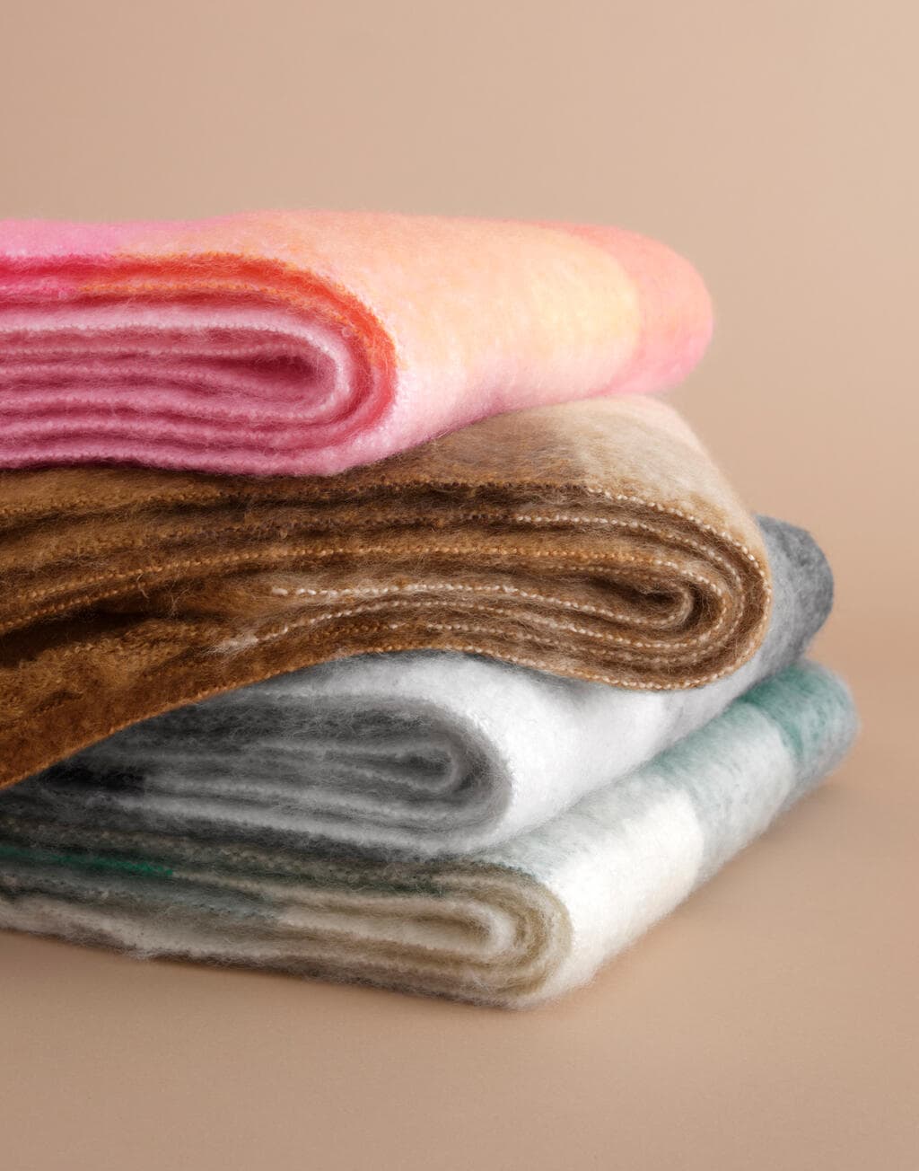 Fluffy Check Scarf - vue 4