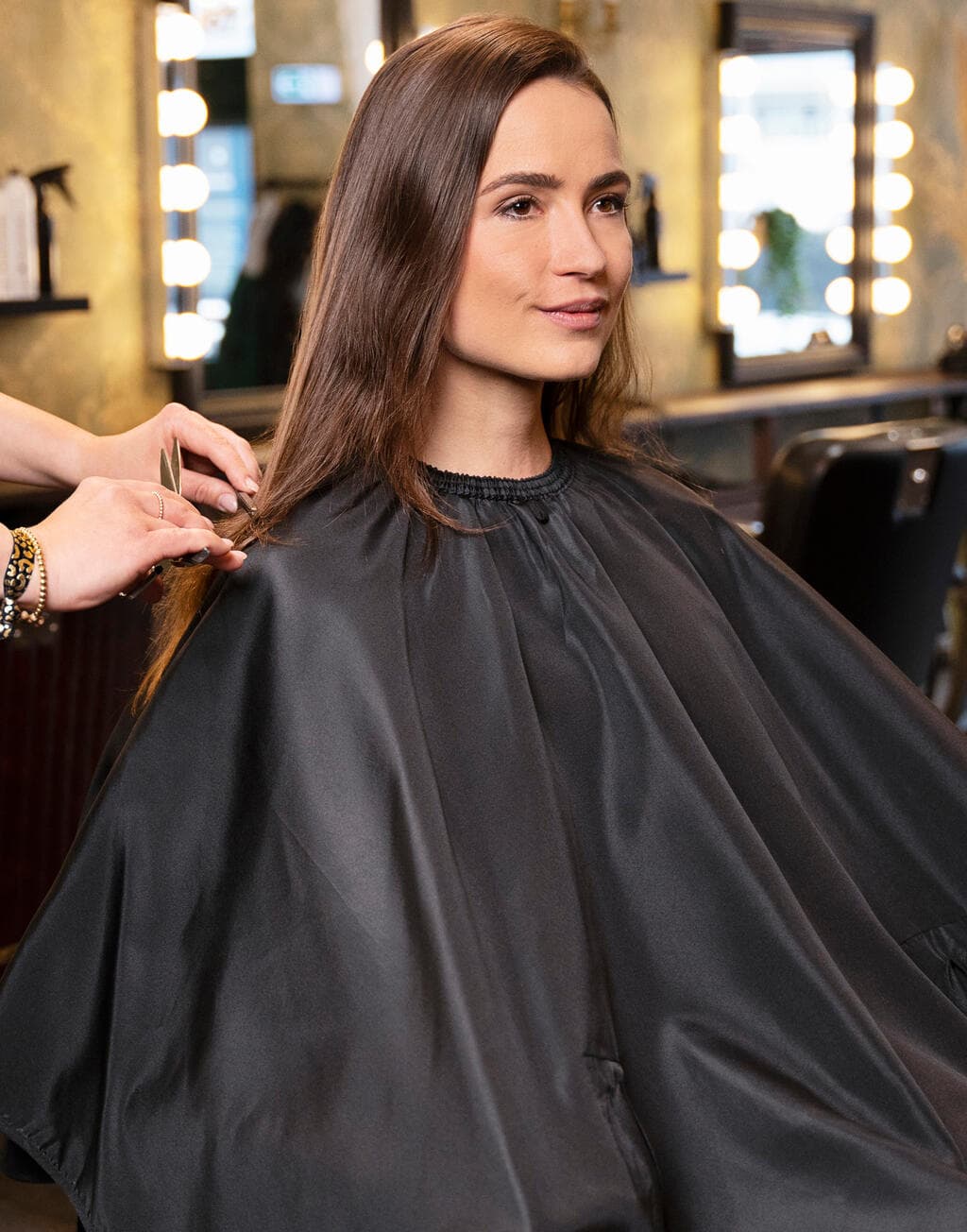 Salon Hairdresser's Cape with Hand Grips - vue 2