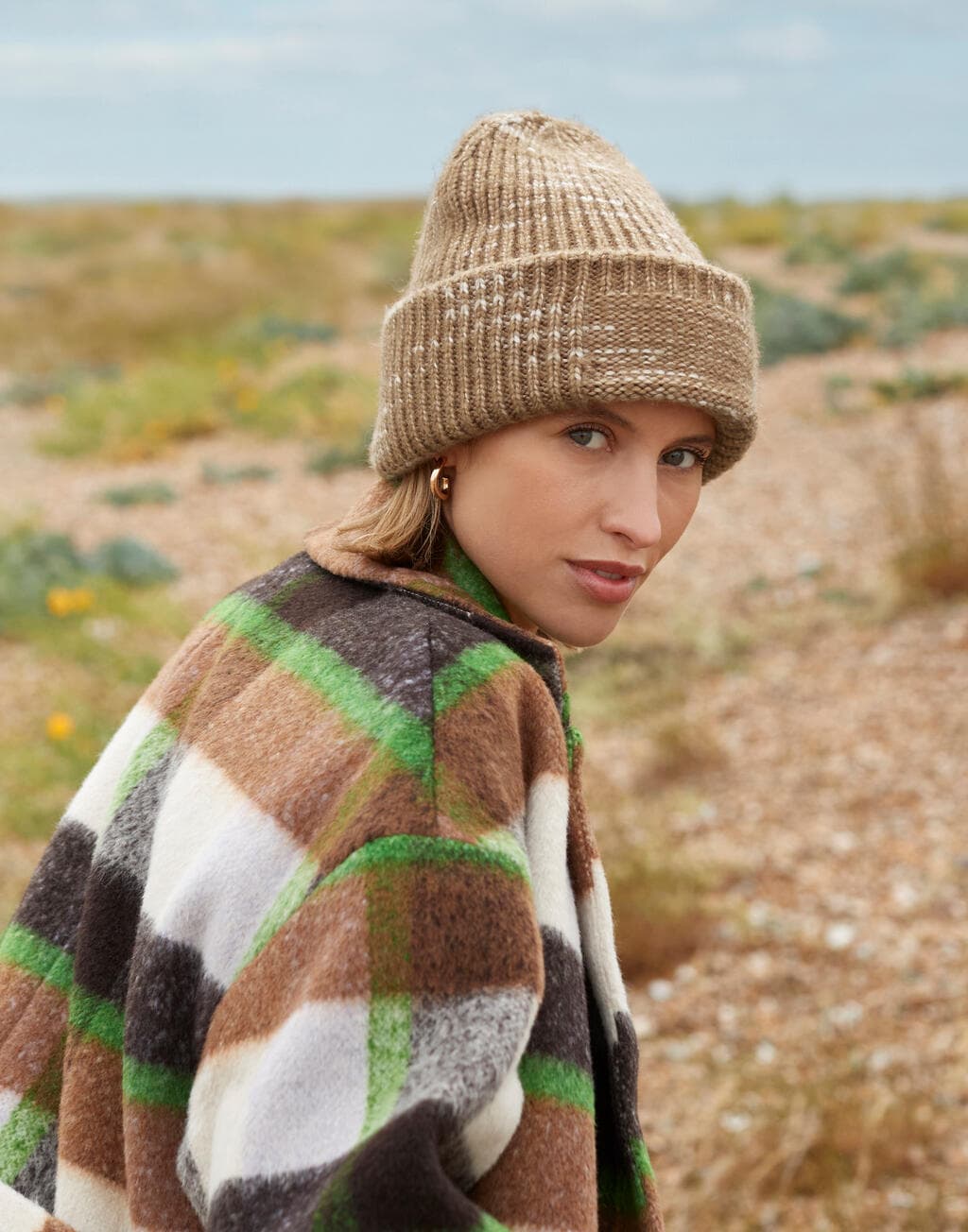 Chunky Knitted Patch Beanie - vue 4