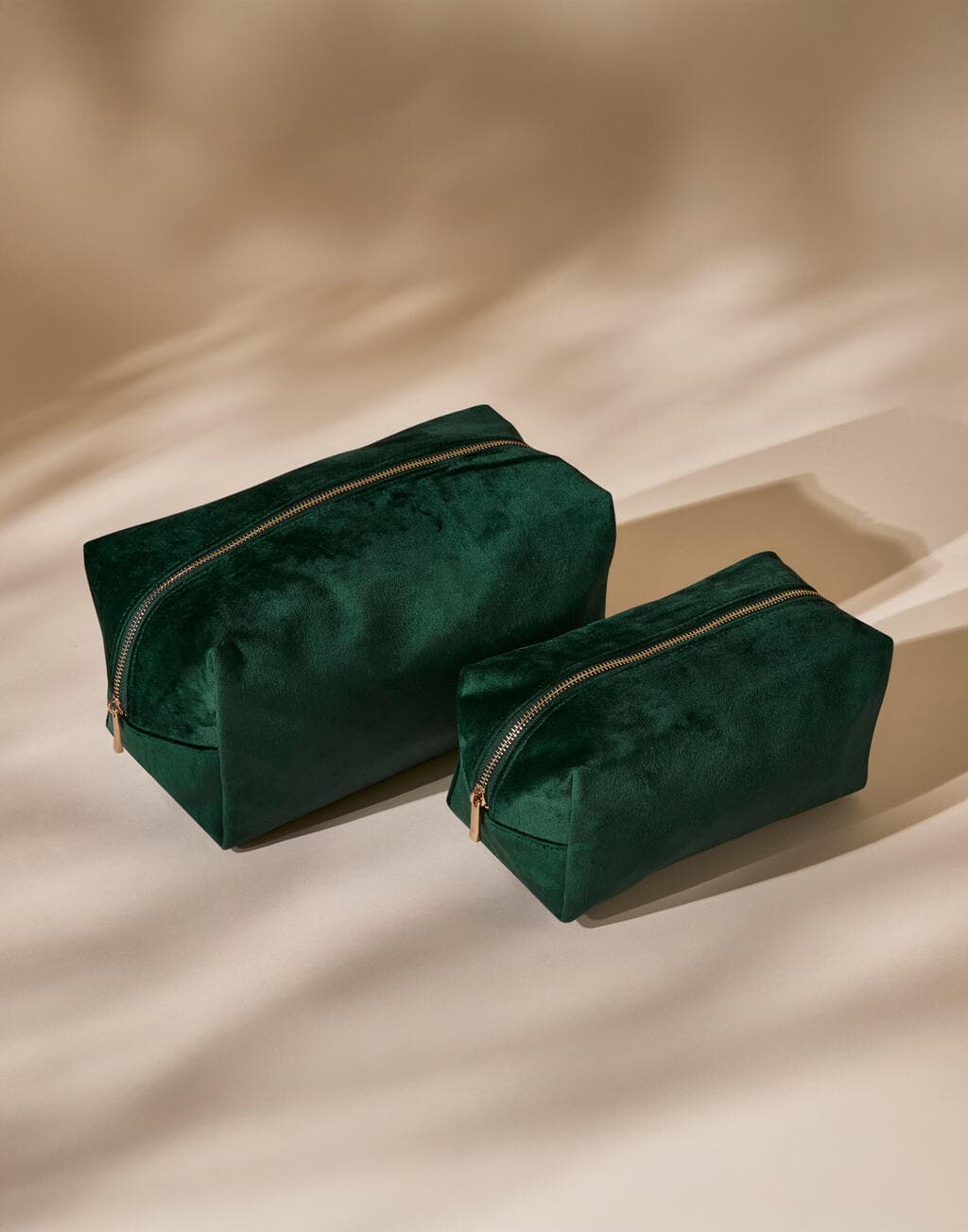 Velvet Toiletry/Accessory Case - vue 3