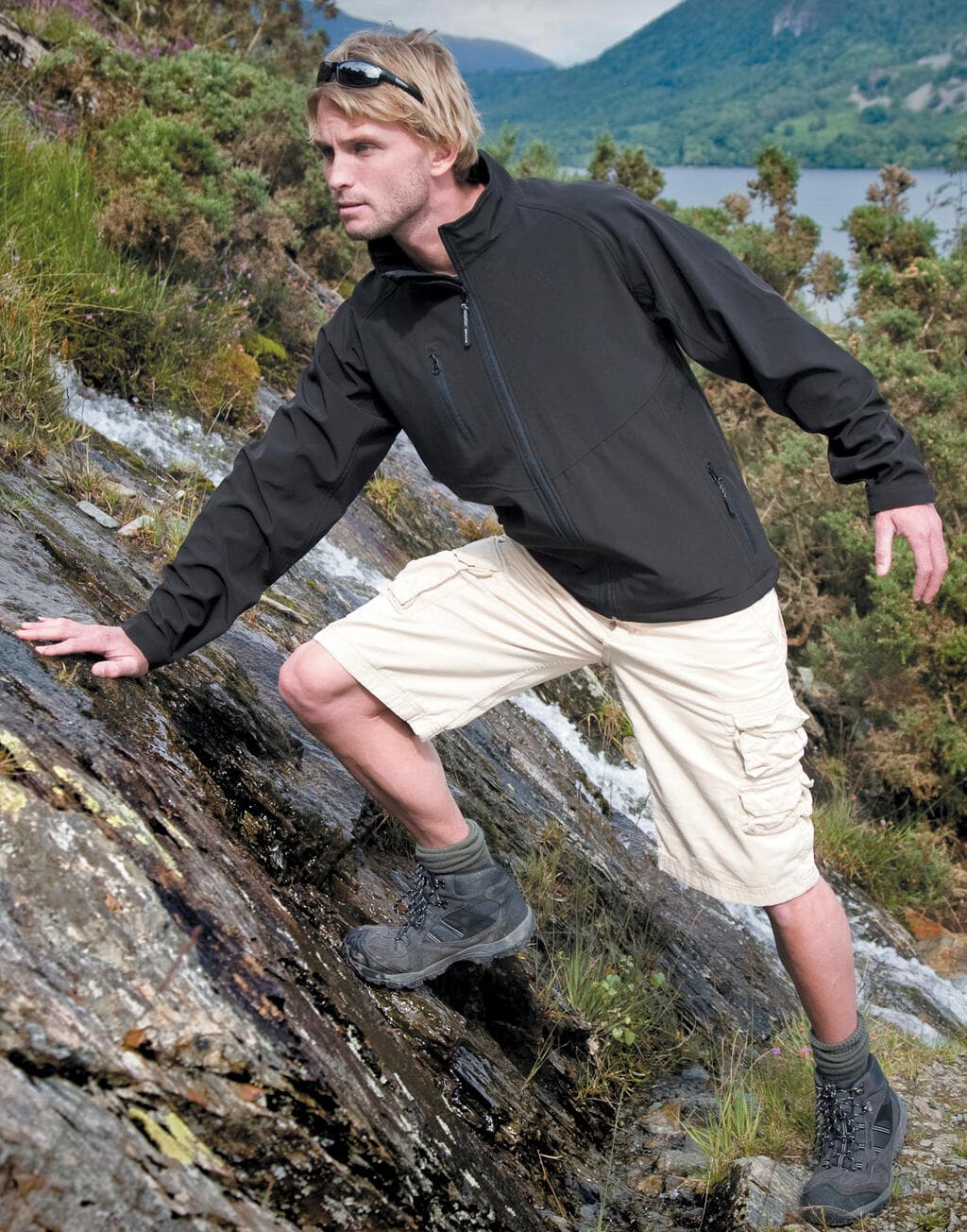 Base Layer Softshell - vue 3