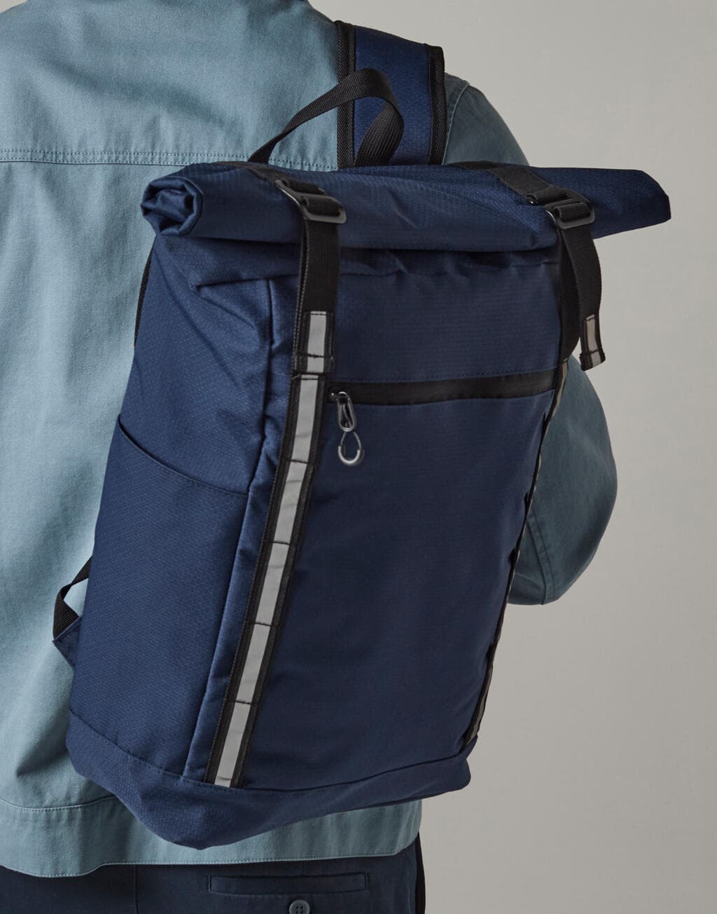 Urban Commute Backpack - vue 3