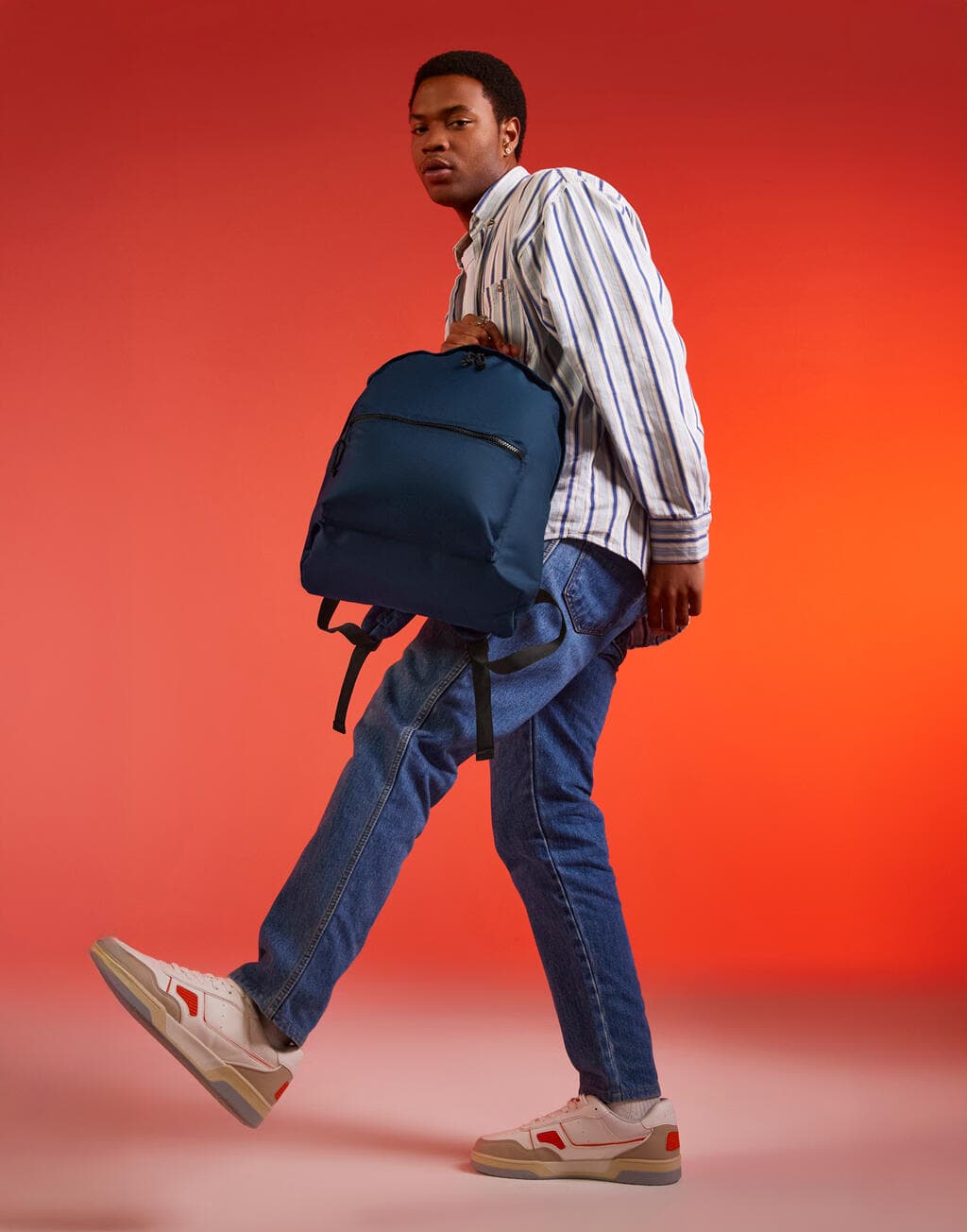 Recycled Backpack - vue 3