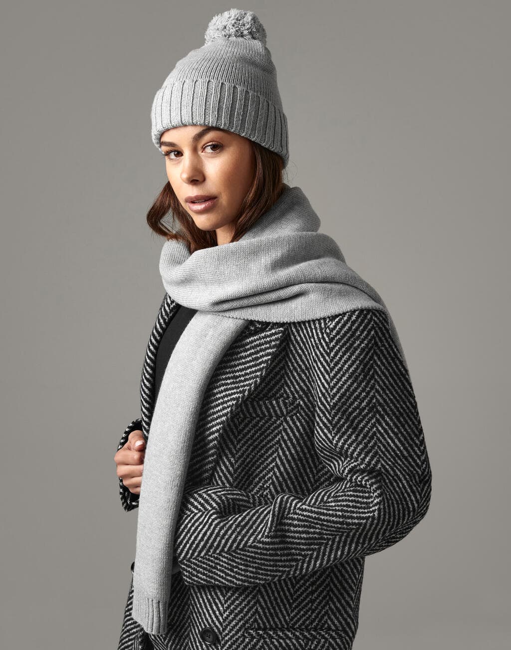 Knitted Scarf and Beanie Gift Set - vue 2